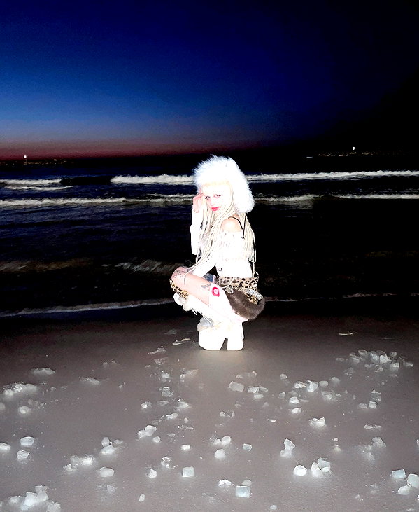 kriiizellda instagram image archive image