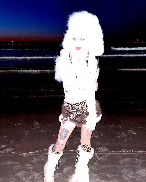 kriiizellda instagram image archive image