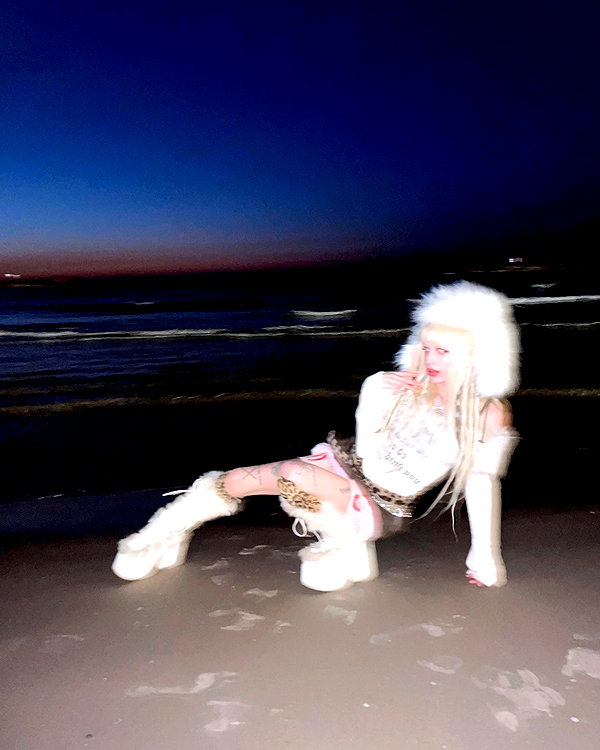 kriiizellda instagram image archive image