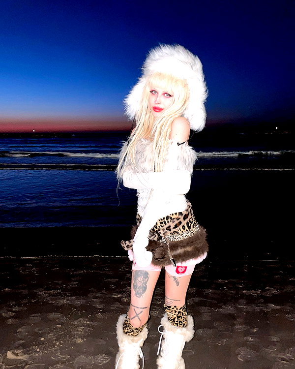 kriiizellda instagram image archive image