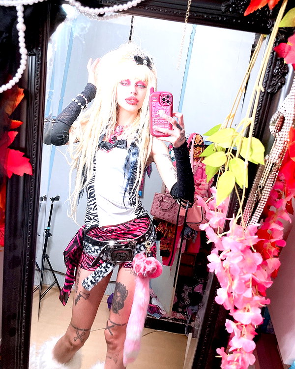 kriiizellda instagram image archive image