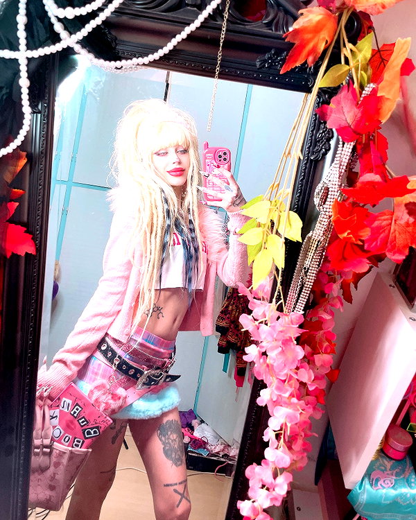kriiizellda instagram image archive image