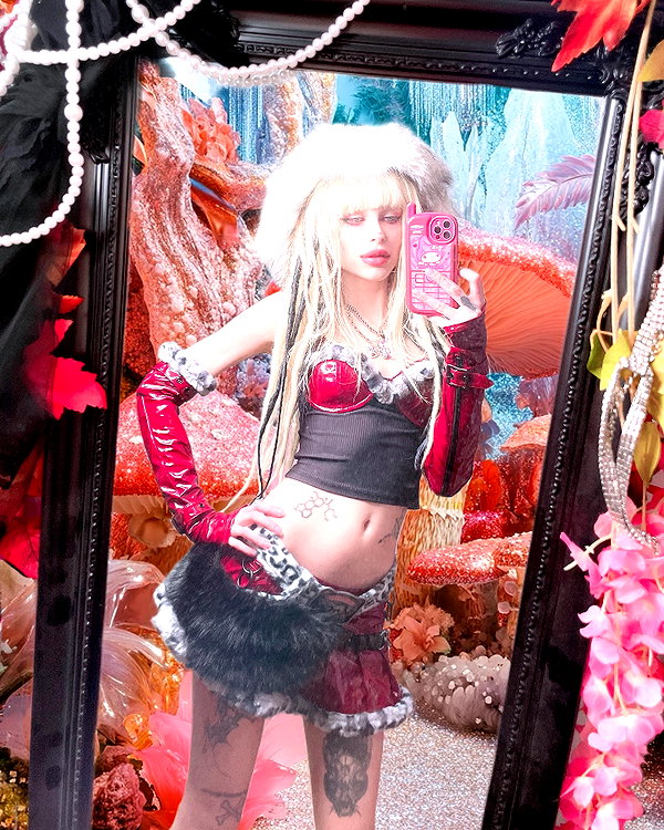 kriiizellda instagram image archive image