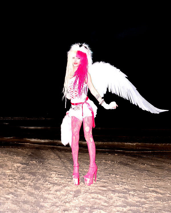 kriiizellda instagram image archive image