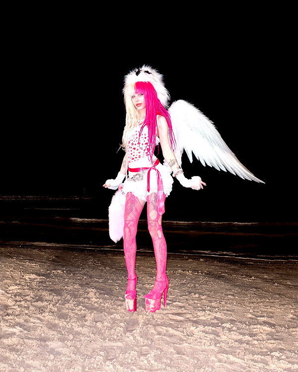 kriiizellda instagram image archive image