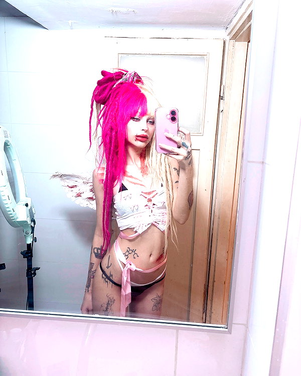 kriiizellda instagram image archive image