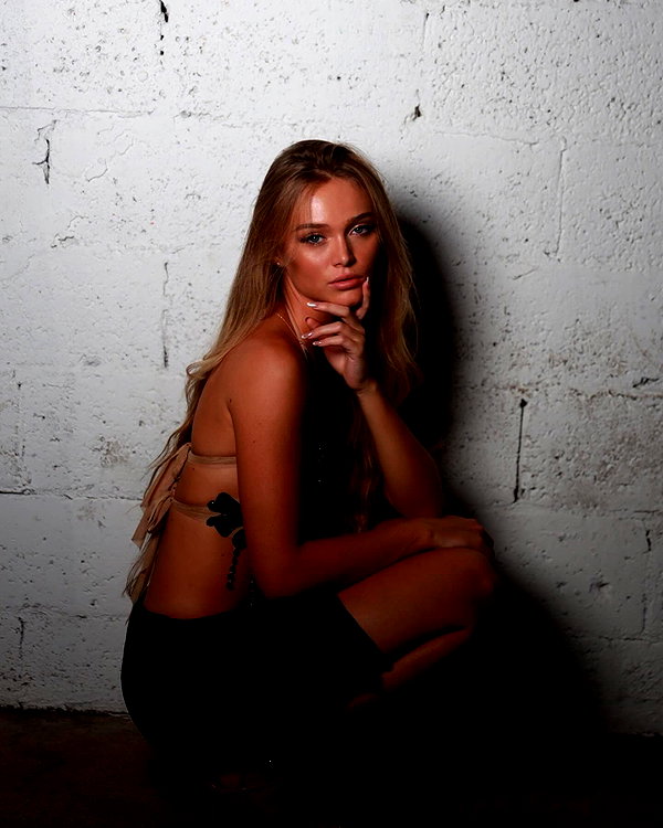 kyla.doddsss instagram image archive image