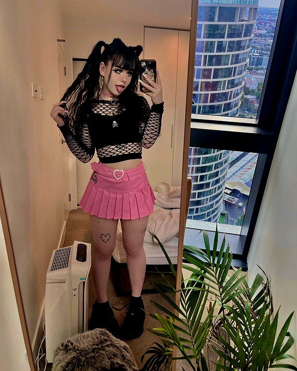 laararosebackup instagram image archive image
