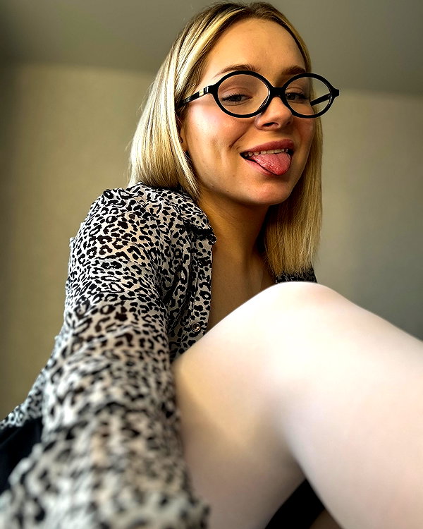 lana_kitten__ instagram image archive image