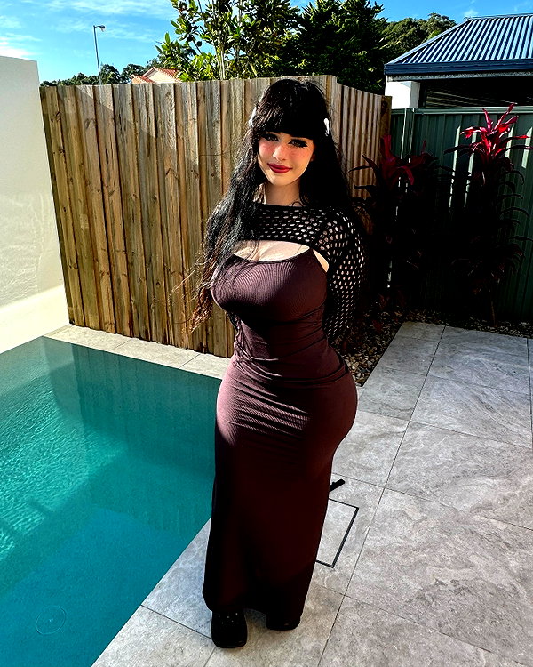 lara.roseb instagram image archive image