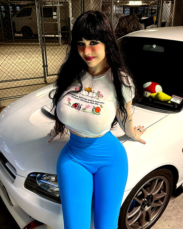 lara.roseb instagram image archive image