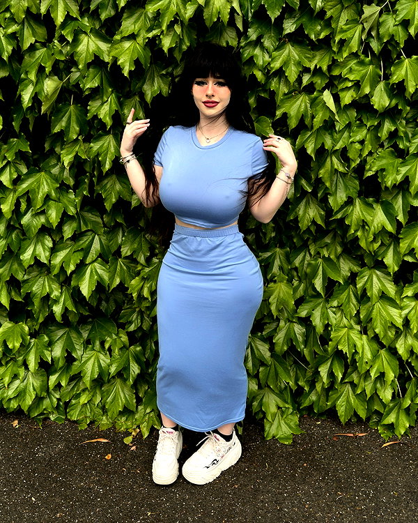 lara.roseb instagram image archive image