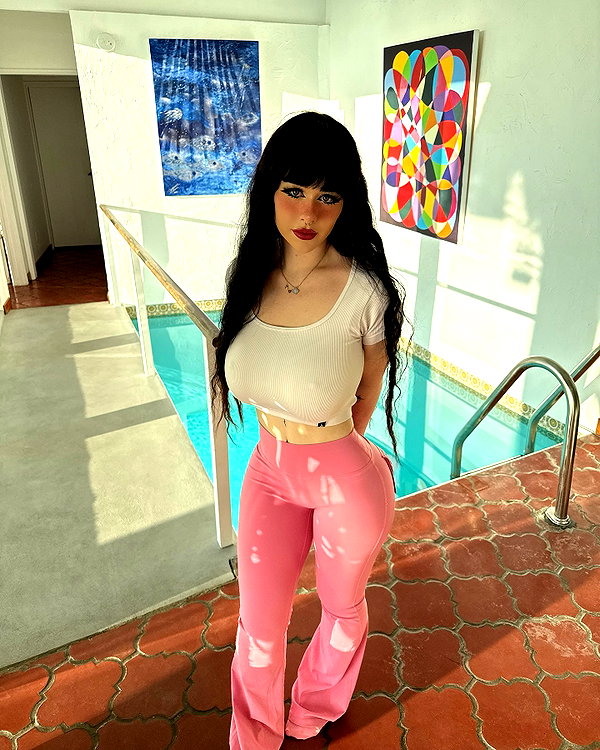 lara.roseb instagram image archive image