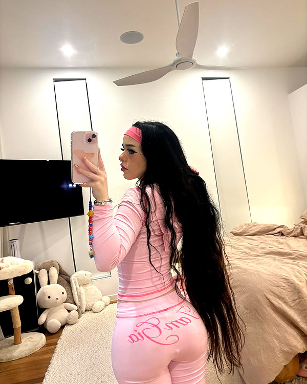 lara.roseb instagram image archive image