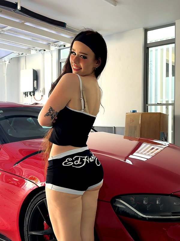 lara.roseb lara.roseb archive image