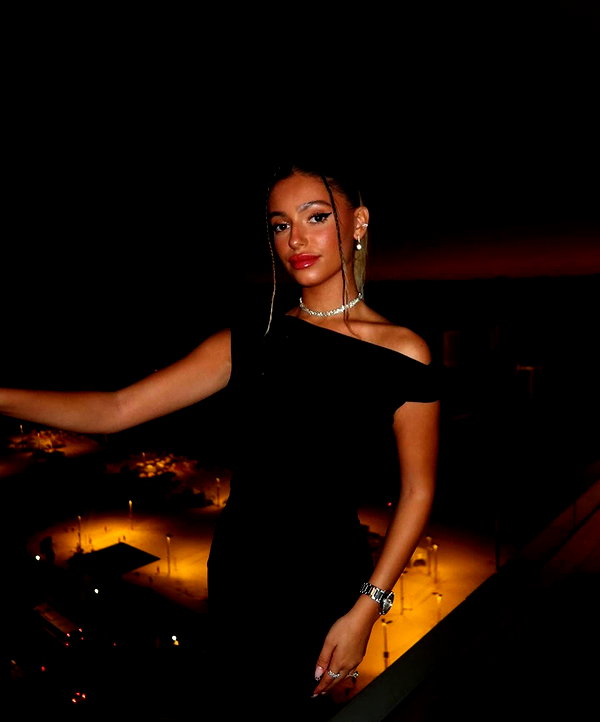 larin_manor10 instagram image archive image