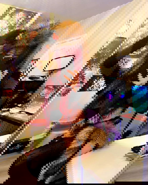 laurinchhhe image ~ Altpins