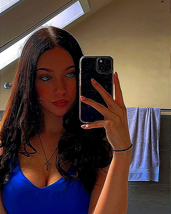 lea_61119 instagram image archive image