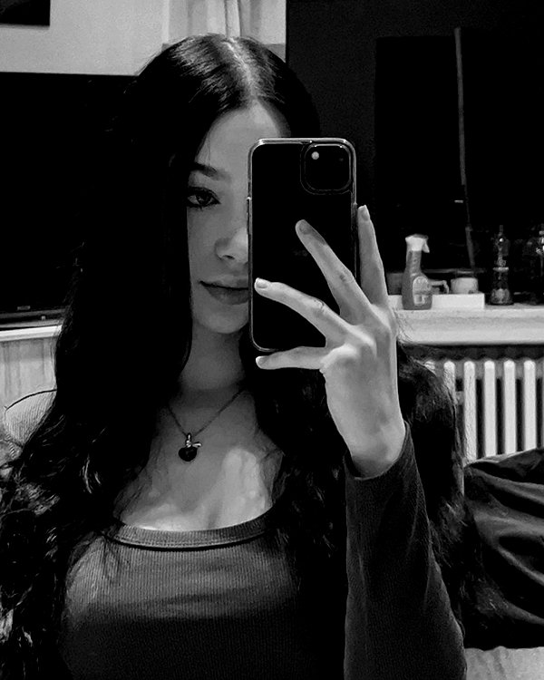 lea_61119 instagram image archive image