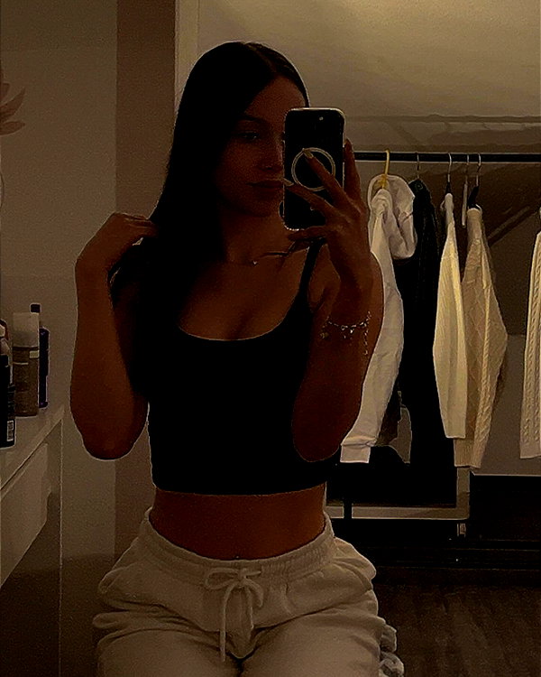 lea_61119 instagram image archive image
