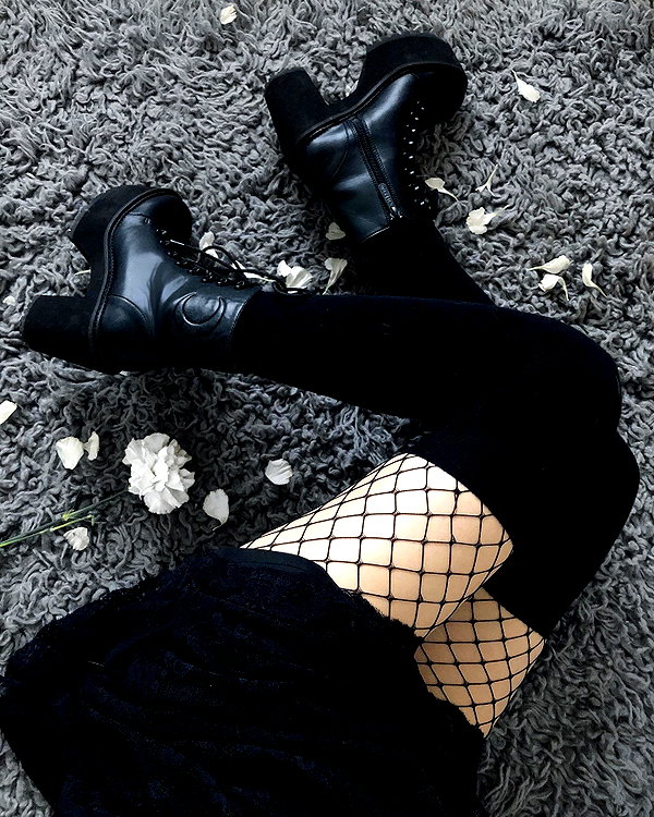 lena_kitsune instagram image archive image