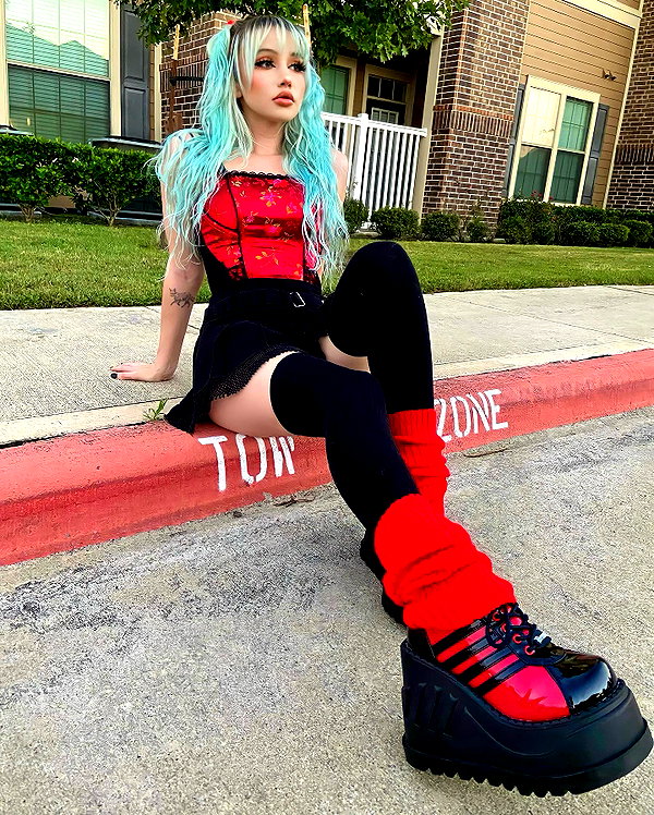 lena_kitsune instagram image archive image