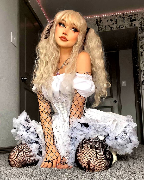 lena_kitsune instagram image archive image