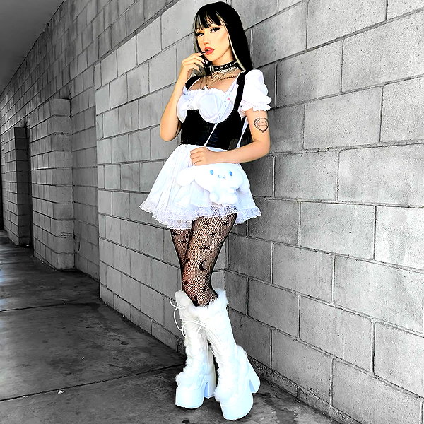 lena_kitsune instagram image archive image