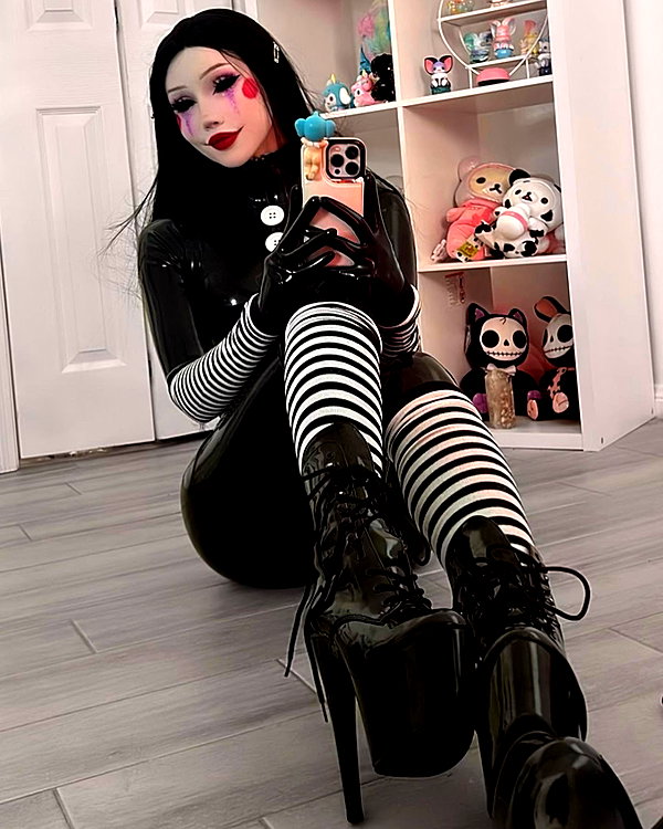 lena_kitsune instagram image archive image
