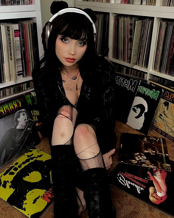 lena_kitsune instagram image archive image