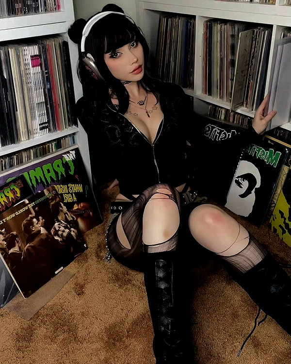 lena_kitsune instagram image archive image