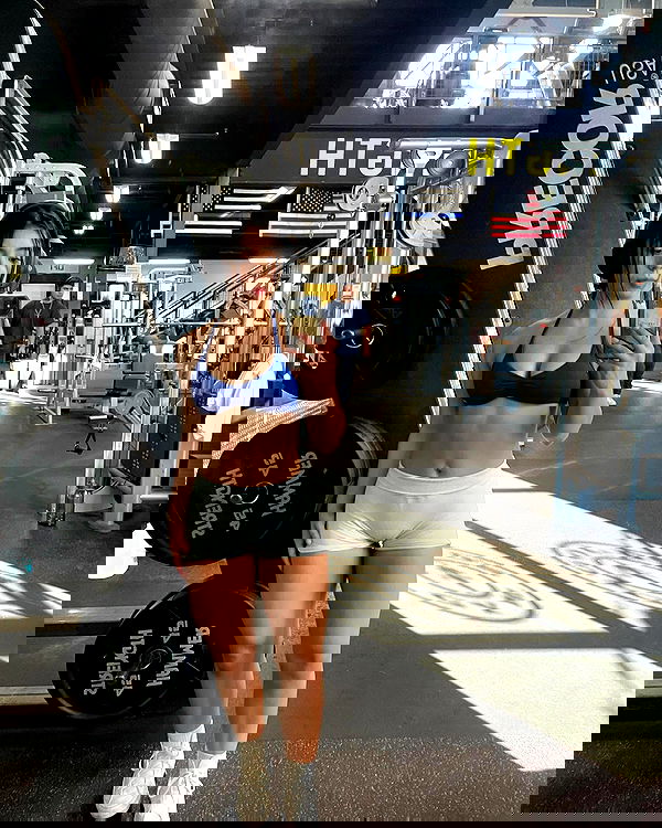 lesliem4rtinez lesliem4rtinez archive image