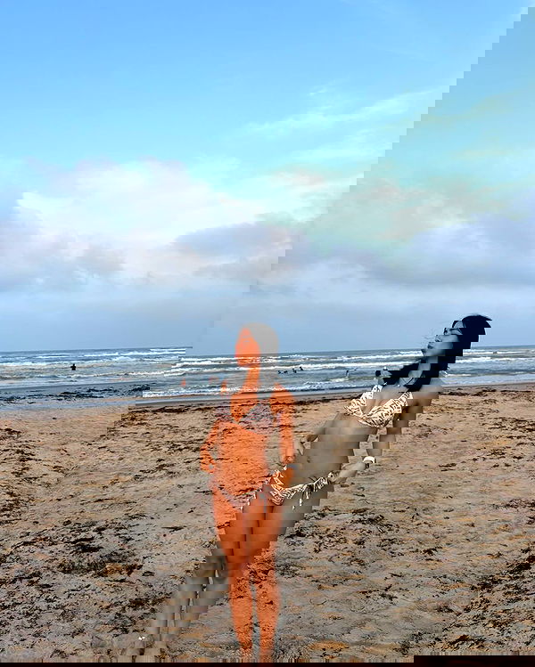 lesliem4rtinez lesliem4rtinez archive image