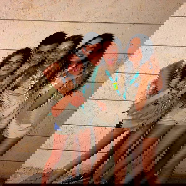 lia_abramovich image ~ Altpins