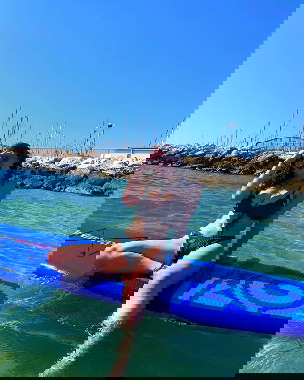 lia_abramovich image ~ Altpins