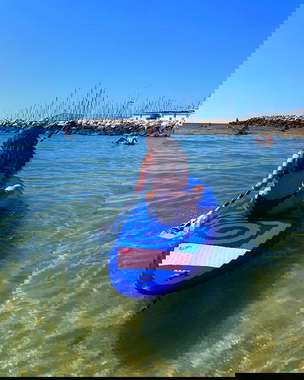 lia_abramovich image ~ Altpins