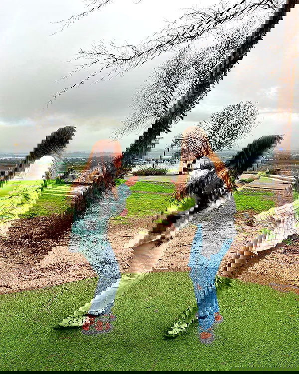 lia_abramovich image ~ Altpins