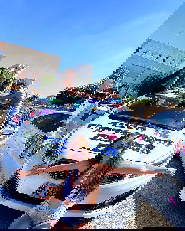 lia_abramovich image ~ Altpins