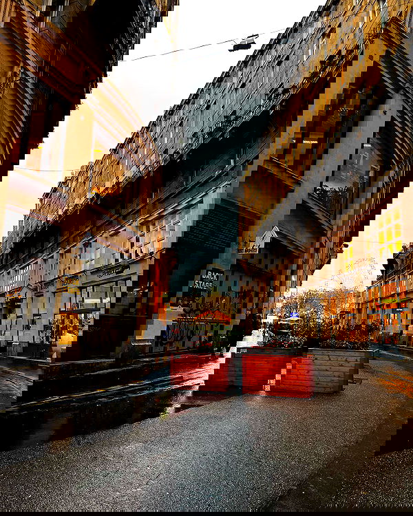 lia_abramovich image ~ Altpins