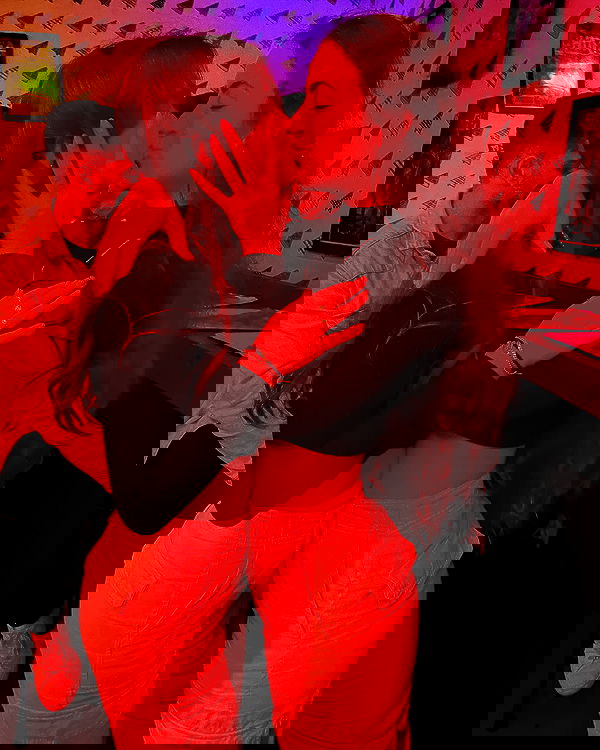 lia_abramovich image ~ Altpins