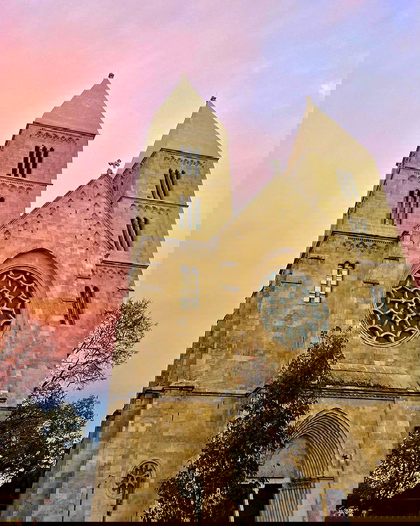 lia_abramovich image ~ Altpins