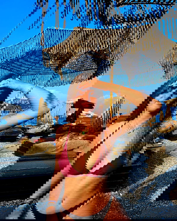 lia_abramovich image ~ Altpins