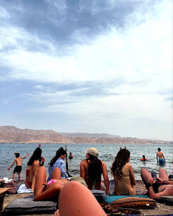 lian.gur instagram image archive image