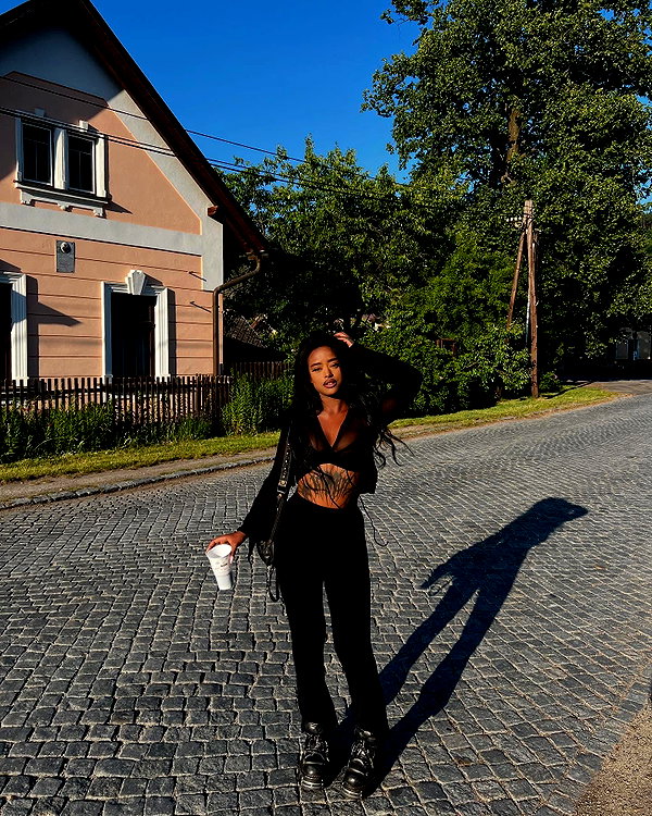 liiuuarr instagram image archive image