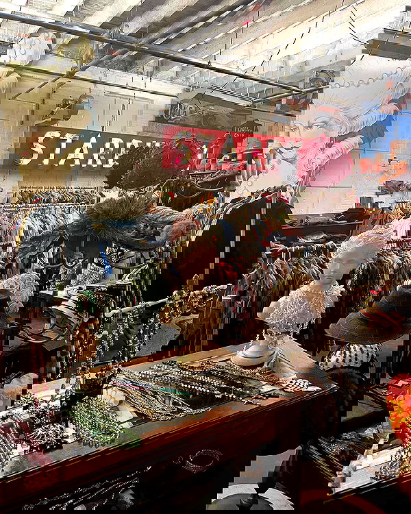 lilarosepalaza lilarosepalaza archive image