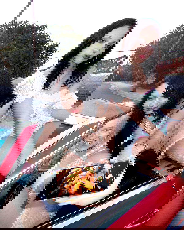 lilarosepalaza lilarosepalaza archive image