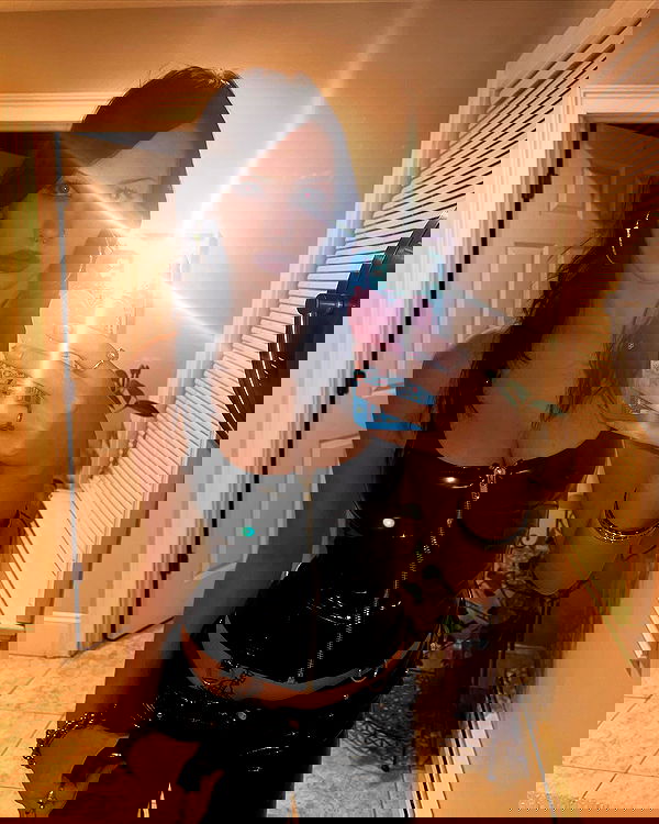 lilarosepalaza lilarosepalaza archive image