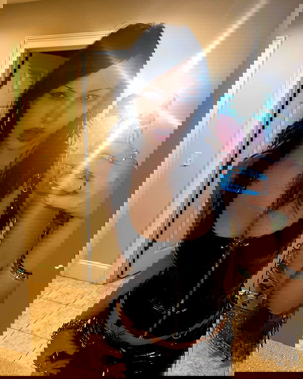 lilarosepalaza lilarosepalaza archive image