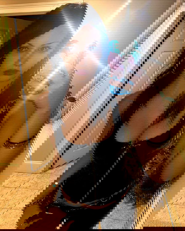 lilarosepalaza lilarosepalaza archive image