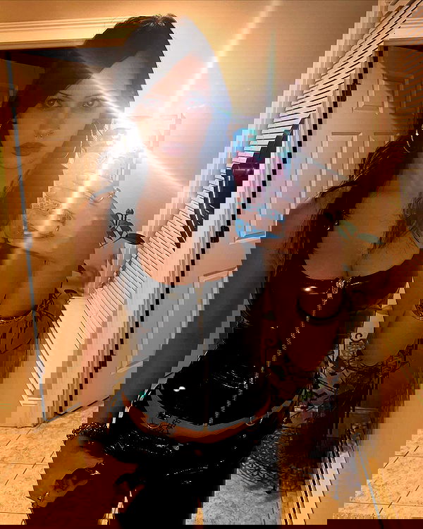 lilarosepalaza lilarosepalaza archive image